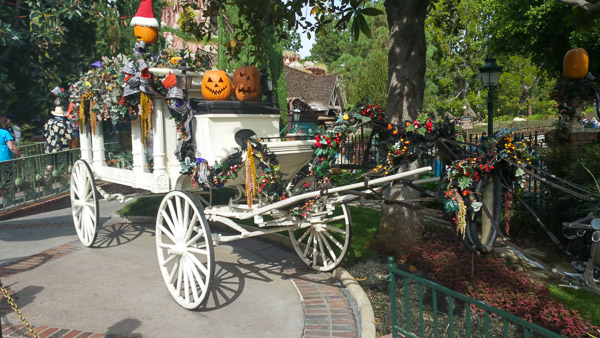 Haunted Mansion decked out for Halloween